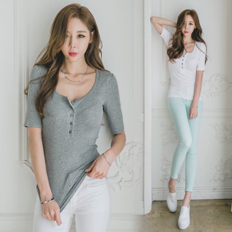 細身のシルエットで美ボディに見せる♪フロントボタンデザインリブニット調５分袖Ｔシャツ