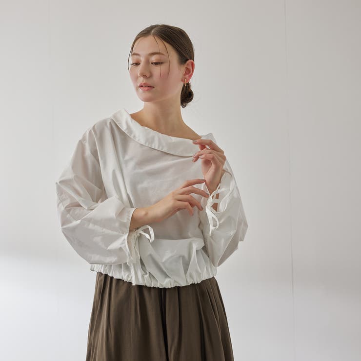 オフホワイト | ギャザースリーブボートネックブラウス≪洗濯機で洗える≫ | QUEENS COURT