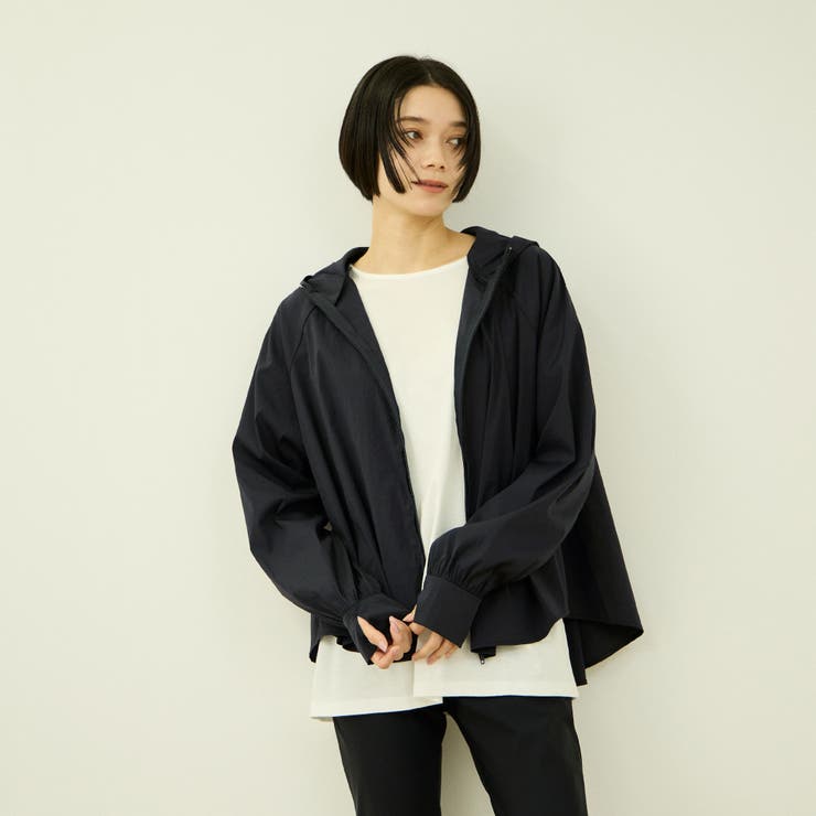 ブラック | 【日傘より、自由】ひんやりバックデザインパーカー | VICKY
