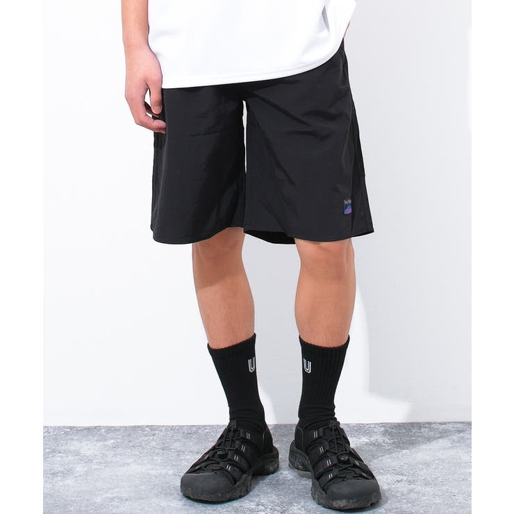 ブラック