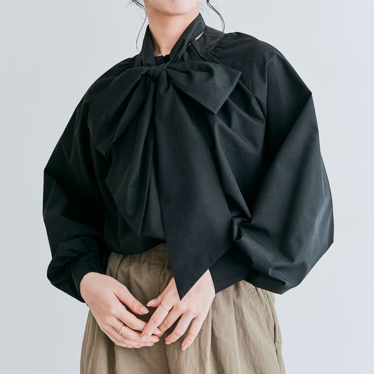 【2024最新】SNSで話題・人気の商品のおすすめアイテム 2wayボウタイタックブラウス 体型カバー[品番 2サイズ シャツ/ブラウス(半袖/袖なし)