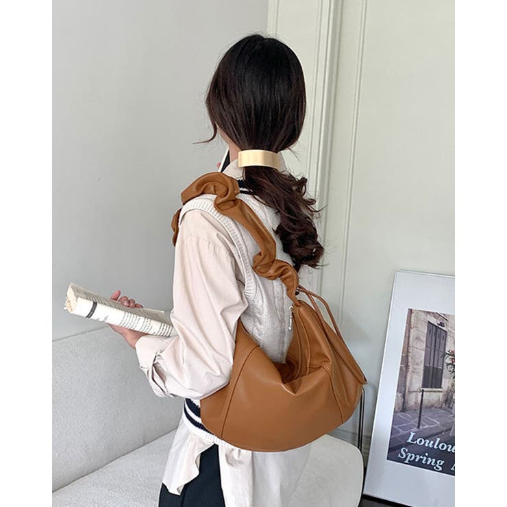 くしゅくしゅストラップハーフムーンバッグ 鞄 かばん[品番 くしゅくしゅストラップハーフムーンバッグ 鞄 かばん[品番