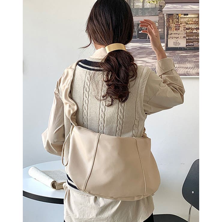 くしゅくしゅストラップハーフムーンバッグ 鞄 かばん[品番 くしゅくしゅストラップハーフムーンバッグ 鞄 かばん[品番