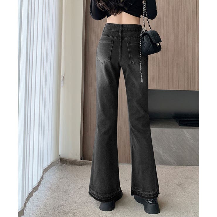 新品同様 カットオフブーツカットブラックデニム デニム[品番 ボトムス サーフィン・ボディボード