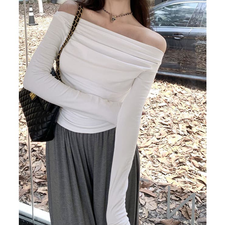 オフショルダーサイドギャザーカットソー トップス カットソー