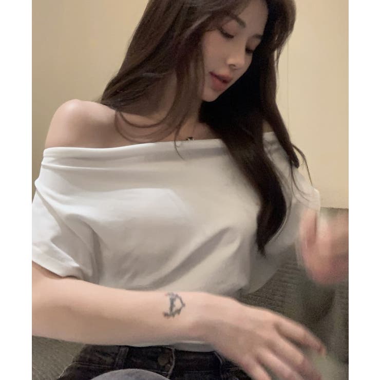 オフショルダーサイドギャザーTシャツ 2色 トップス | kirakiraShop  | 詳細画像19 