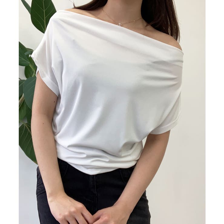 オフショルダーサイドギャザーTシャツ 2色 トップス[品番
