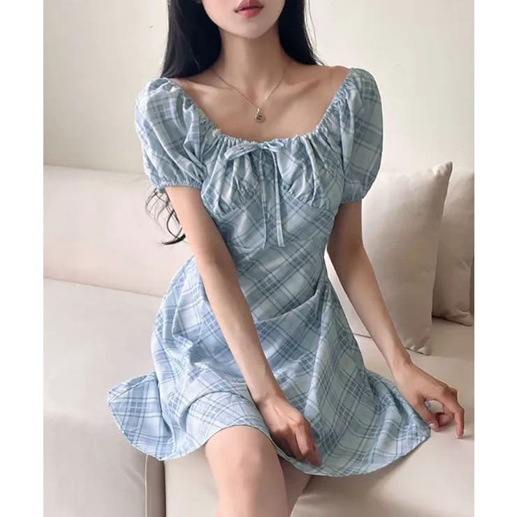 【PrettyLittleThing】パフ スリーブ ミニ フレア ワンピース PrettyLittleThing】パフ スリーブ ミニ フレア ワンピース