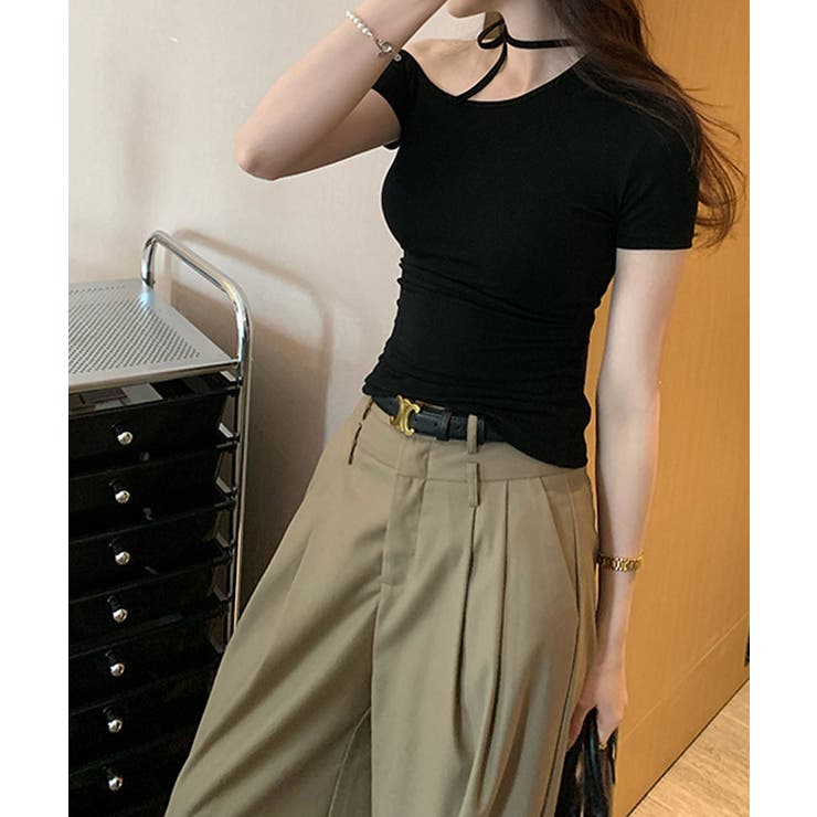 トップス karkaroff ワンオフショルダーチョーカーTシャツ トップス フィット[品番