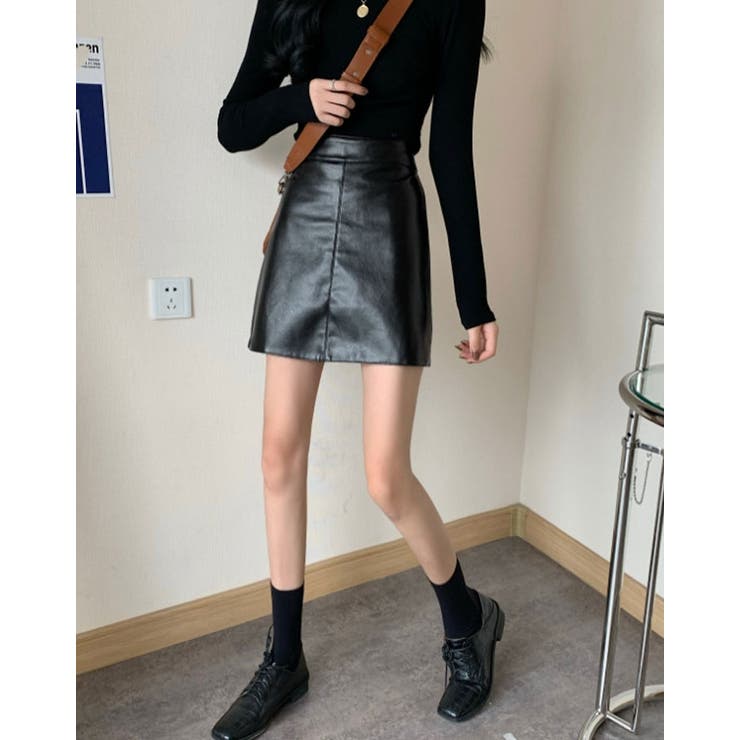 PRADA 大人気商品 シャイニーレザー ミニスカート 関送無 エコレザーミニスカート 3サイズ ボトムス[品番：IK000006666