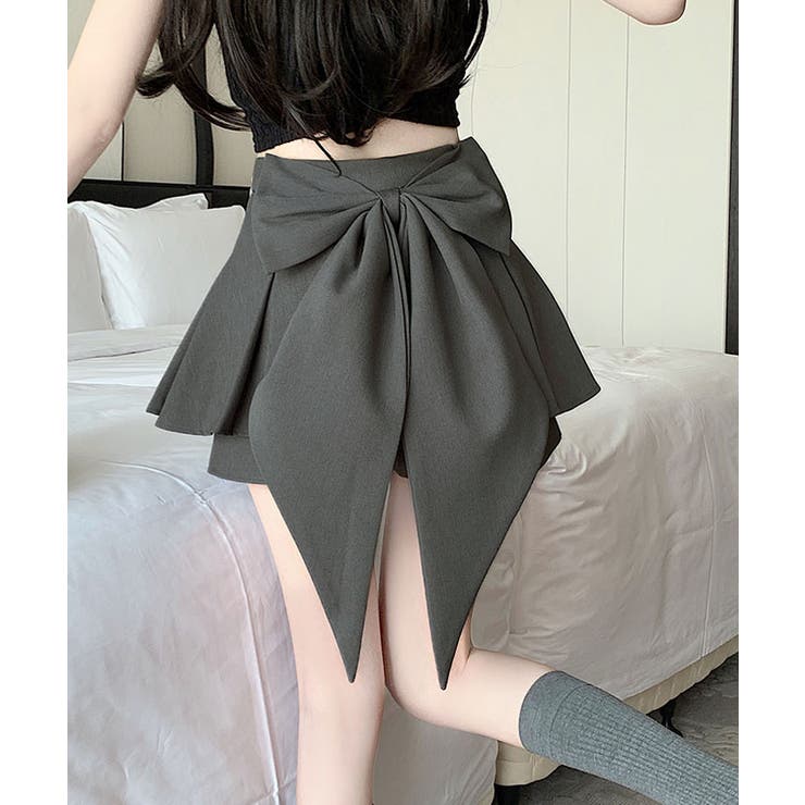 グレー