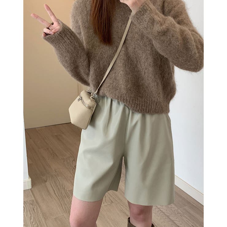 フェイクレザー切りっぱなしショートパンツ 2サイズ ボトムス フェイクレザー切りっぱなしショートパンツ 2サイズ ボトムス
