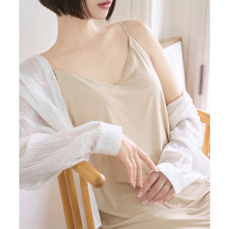 ベージュ