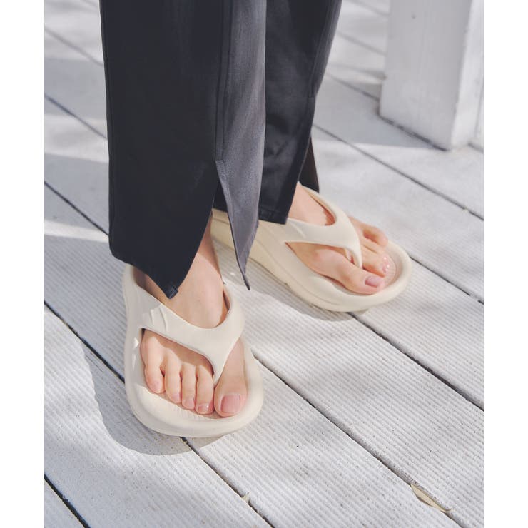 ホワイト | フリップフロップ厚底ビーチサンダル［I2629］ | KOBE LETTUCE