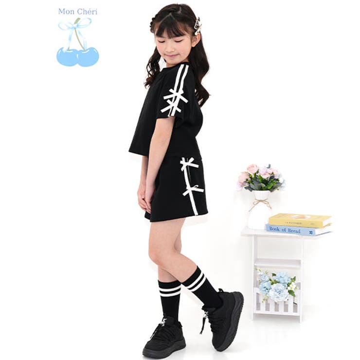 【韓国発】チェーンクロップ丈トップスミニスカートセットアップ セットアップ】 クロップド丈Tシャツ ＋ チェック柄 プリーツ