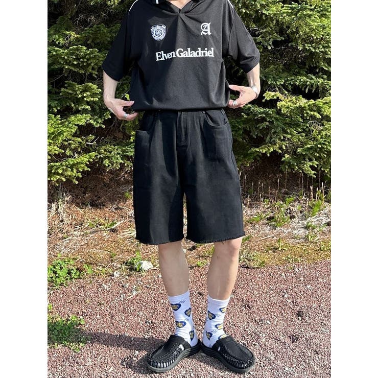 ブラック