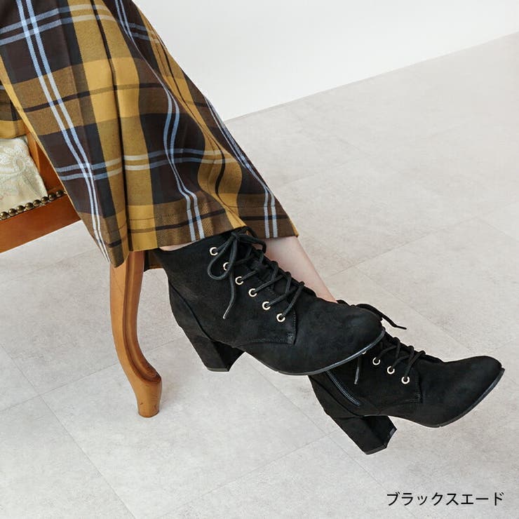 ブラックスエード