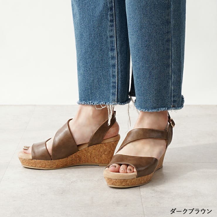 ダークブラウン