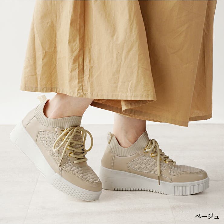 ベージュ