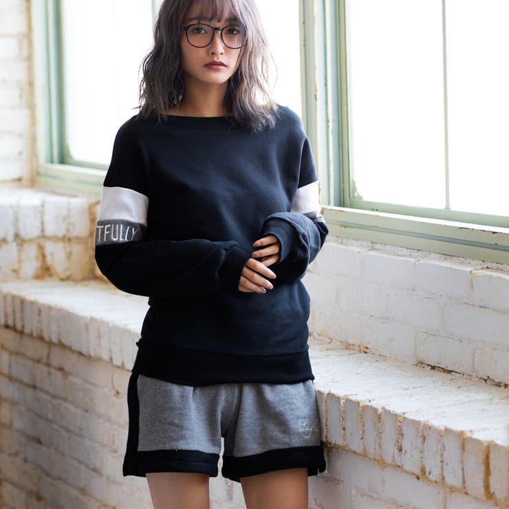 ブラック×グレー | 配色デザインスウェットトップス＆ショートパンツセット | LAYLA