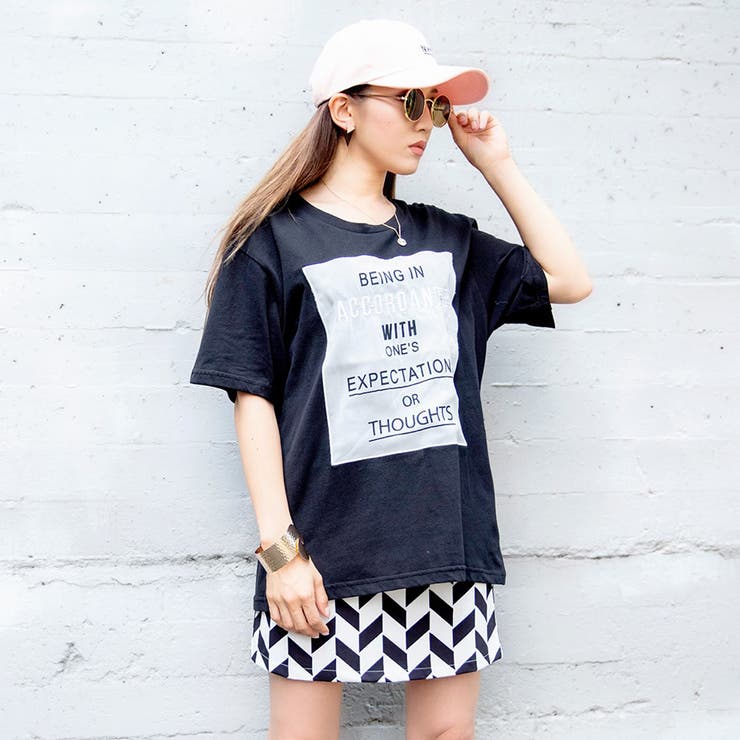 ブラック | シフォンワッペンロゴプリントTシャツ | LAYLA