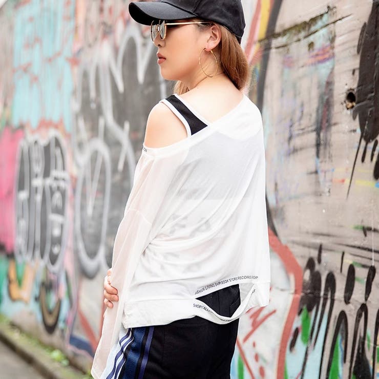 ホワイト | ボートネックバック英字カッティングTシャツ | LAYLA