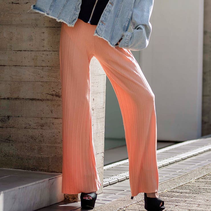 コーラルピンク | 【韓国発】変形プリーツリラクシングワイドパンツ レディースファッション通販 ワイ… | LAYLA