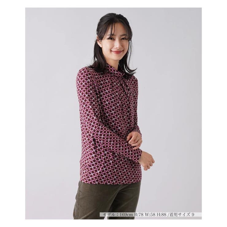 幾何学柄プリントハイネックブラウス[品番：LAVW0006908