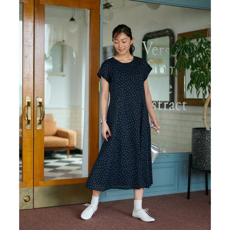 レースパイピングワンピース 25AW：ネイビー│胸が大きな女性のための