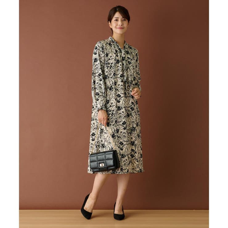 レリアンLeilian 洗えるモノトーンフラワー柄ワンピース Leilian WHITE