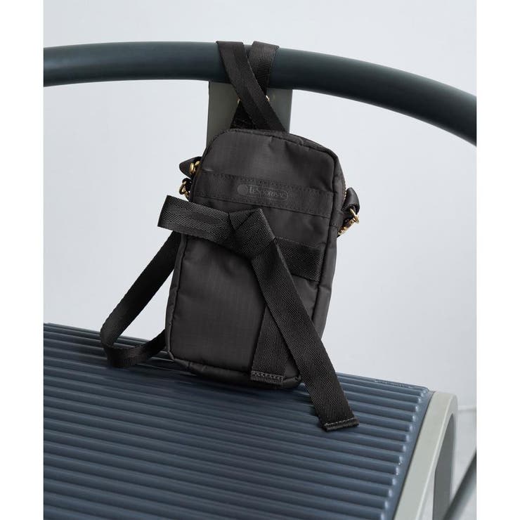 美品】LANVIN ランバンオンブルー オールインワン 黒 バック上部 美品】LANVIN ランバンオンブルー オールインワン 黒 バック上部