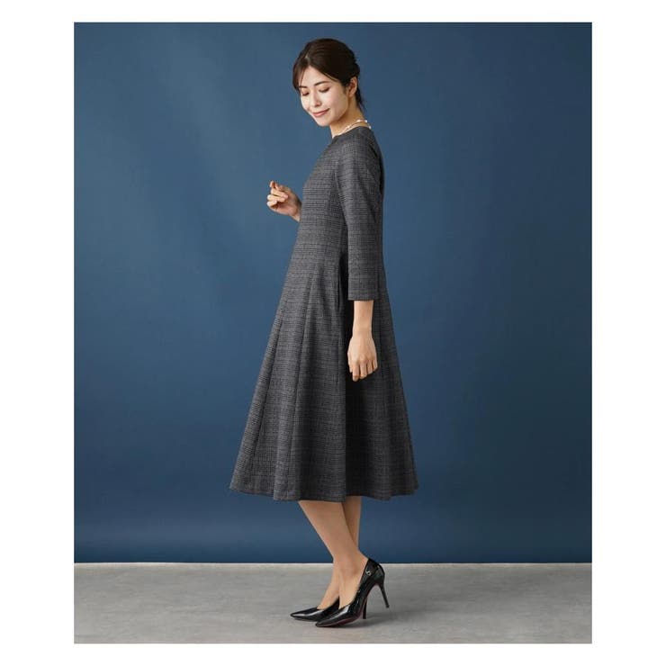 美品【レリアン/Leilian】オリーブグリーンとホワイトの半袖