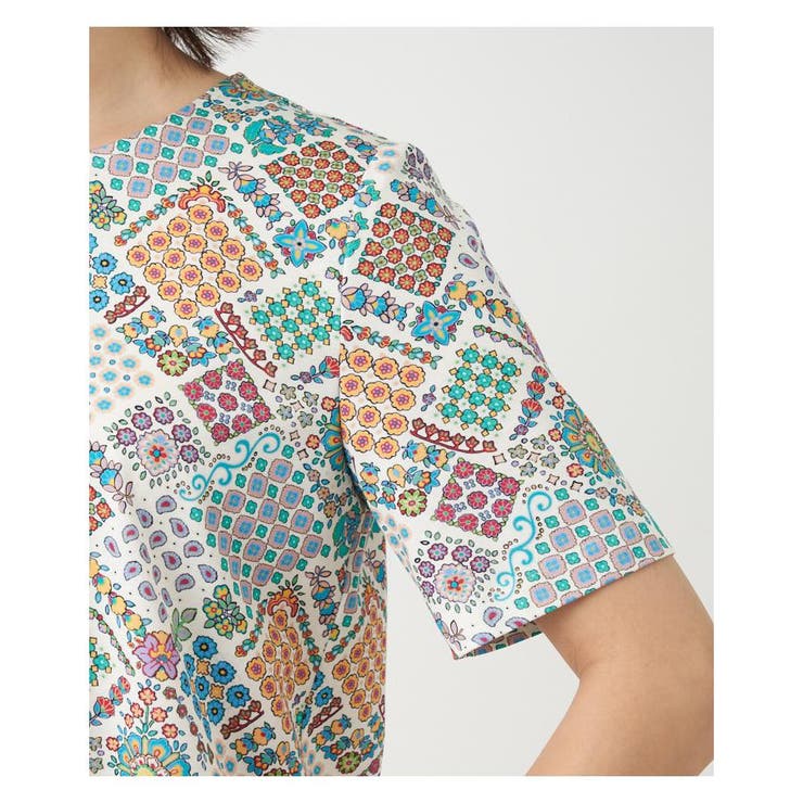 フラワープリントTシャツ[品番：LAVW0009537]｜Leilian（レリアン