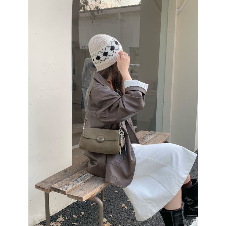 KHAKI | ハートチャーム付きスウェードハンドバック | LETee