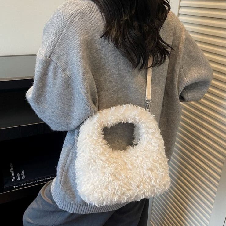 WHITE | プードルファーハンドバック | LETee