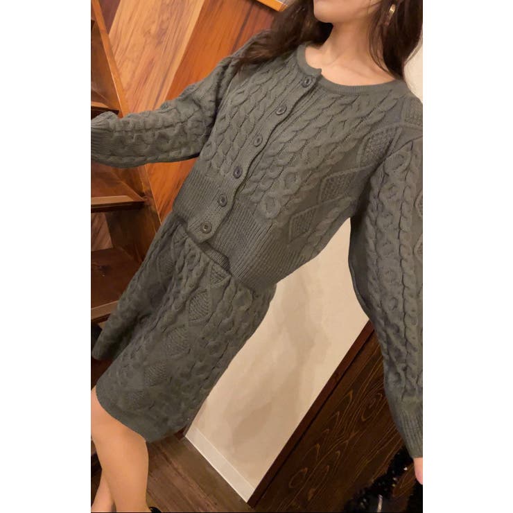 エレガントなケーブル柄ニットセットアップ カーディガン＆ミニスカートセット | LETee | 詳細画像3 