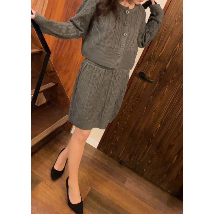 GREY | エレガントなケーブル柄ニットセットアップ カーディガン＆ミニスカートセット | LETee