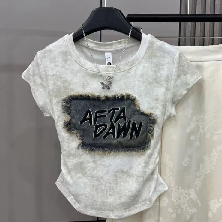 WHITE | デニムワッペン サイドシャーリングトップス/刺繍ロゴ/ショート丈 | LETee