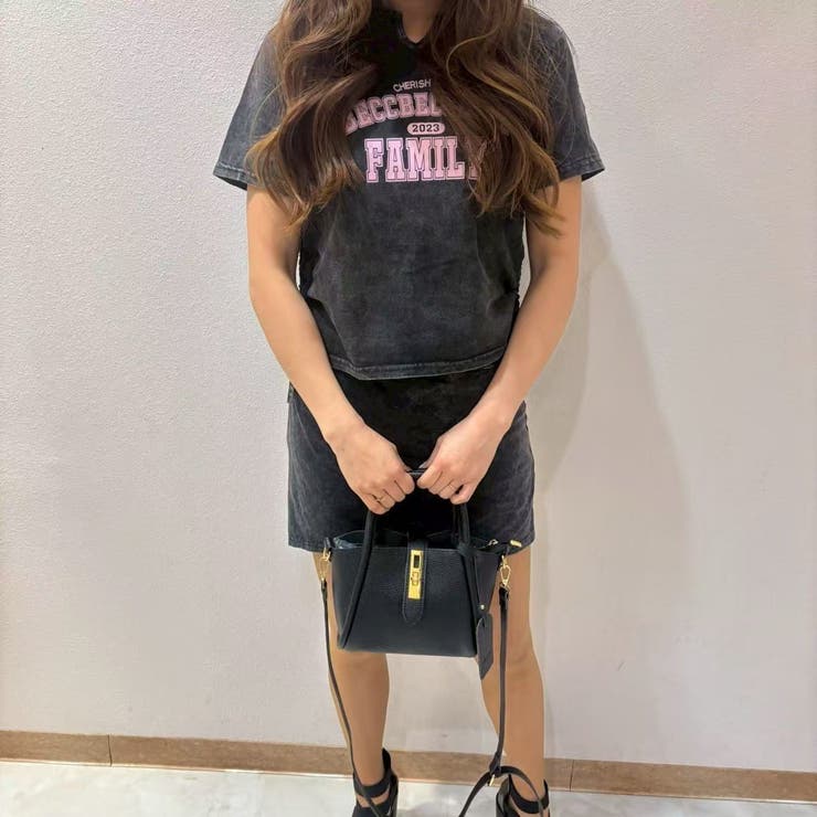 BLACK | PINKロゴプリントワンウォッシュトップス＆ラップスカート風ショートパンツ セッ… | LETee