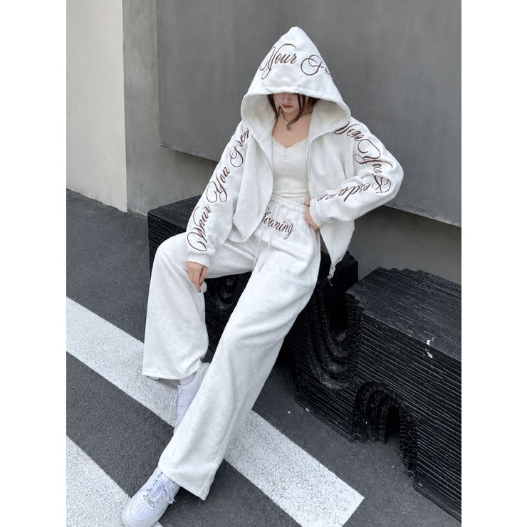 WHITE | ロゴプリントオーバーサイズZIPパーカー＆ワイドパンツセットアップ | LETee