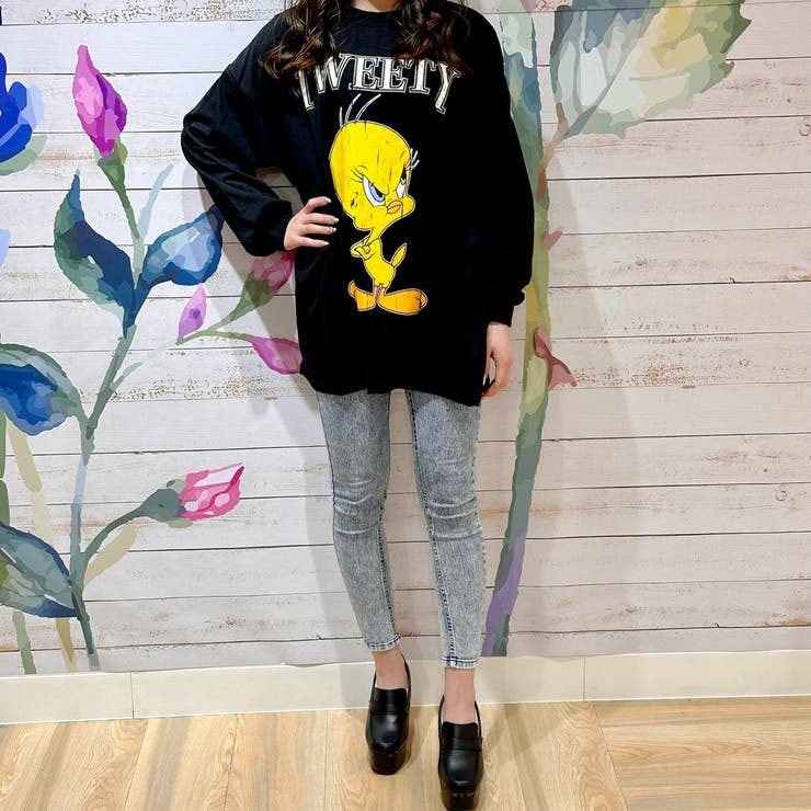 不機嫌なトゥイーティープリントロンTシャツ Tweety ビック