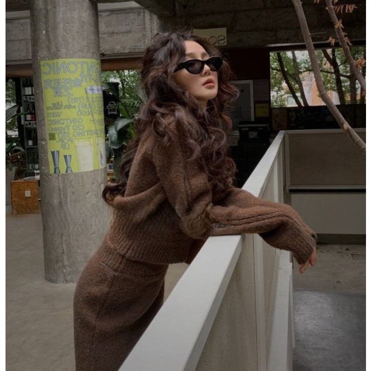 BROWN | クルーネックプルオーバー＆タイトミニスカート ニットスーツ | LETee