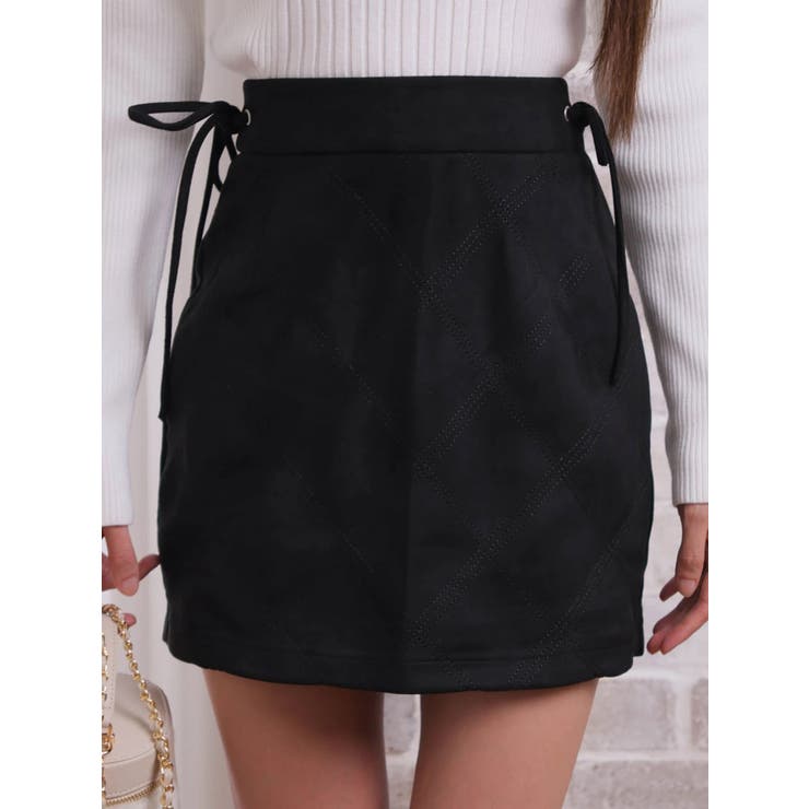 ブラック | サイドリボンダイヤステッチミニスカート | LIPSERVICE