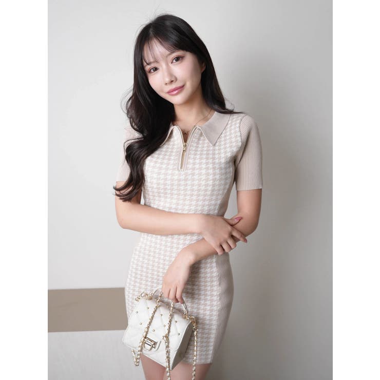 ベージュ | シェーディングラインハーフZIPワンピース | LIPSERVICE