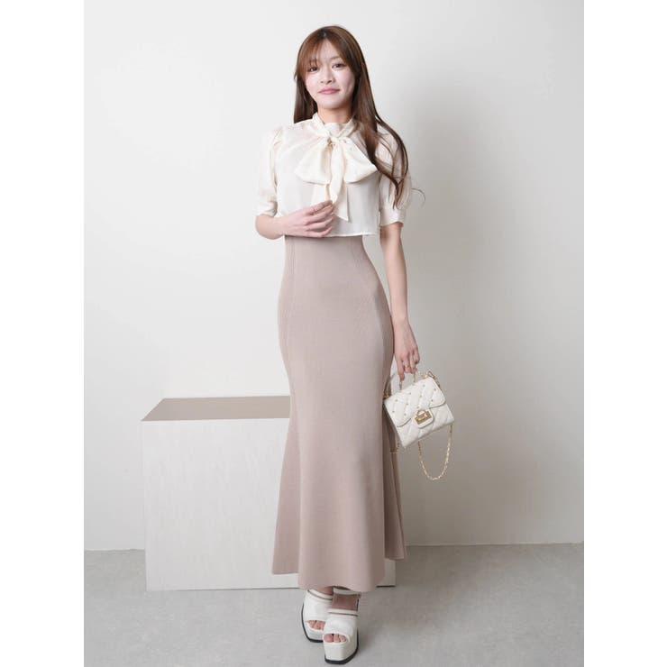 fumika_uchida シアートップス トレンドのシアートップスでモード感のある大人っぽい着こなし
