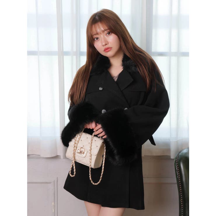 VALENTINO 黒 フレアスリーブ ケープコート VALENTINO 黒 フレアスリーブ ケープコート Valentino