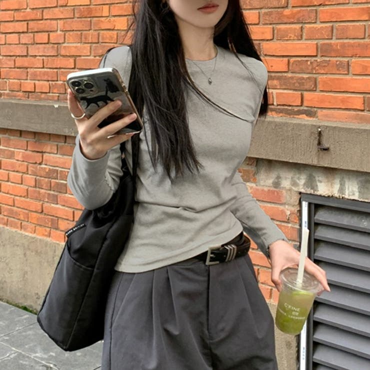 グレー