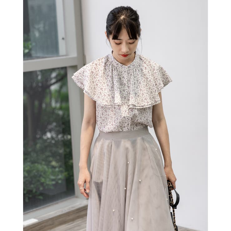 #snc ノコオーノ NOKOOHNO シャツ・ブラウス 42 白 赤 ノースリーブ チェック 花モチーフ ビジュー フリル レディース [844827] 花柄ラッフルバンドカラーブラウス フリル ノースリーブシャツ