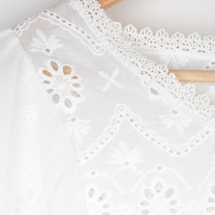 Vネック カットワークレース刺繍ふんわりスリーブトップス 春夏 | Frenchic | 詳細画像13 