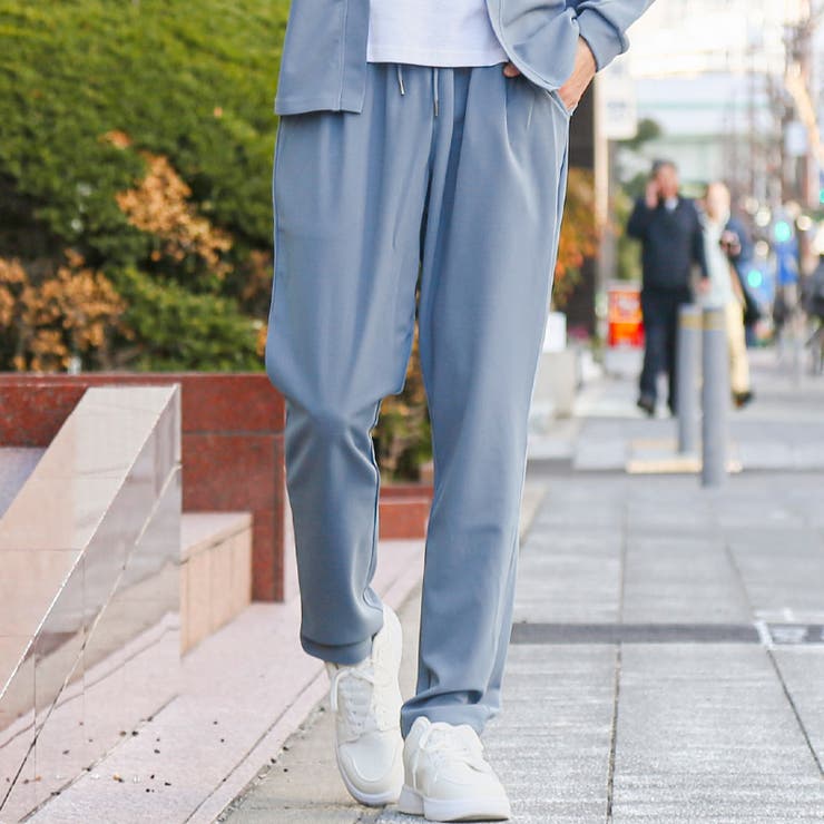 ブルー